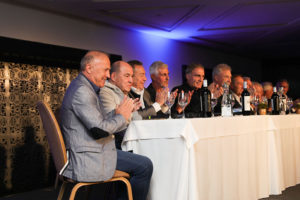 De la mano de Mendoza Vineyards, los integrantes de la Selección Argentina del Mundial de 1986, presentaron La Final Malbec y Héroes Blend, dos vinos llevan su firma y respaldo.