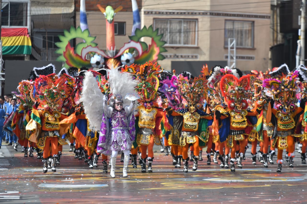 Cuando pensamos en carnaval, Río de Janeiro o Venecia suelen ser los primeros destinos en venir a la mente. Sin embargo, existen festividades llenas de historia, color y tradición